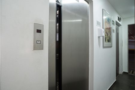 Apartamento para alugar com 52m², 1 quarto e 1 vaga Apartamento para alugar com 52m², 1 quarto e 1 vagaÁrea comum - Elevadores