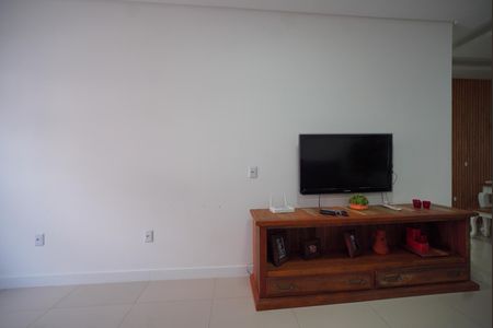 Apartamento para alugar com 70m², 2 quartos e 1 vagaSala