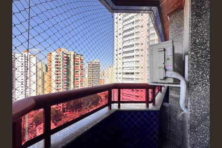 Apartamento à venda com 203m², 3 quartos e 5 vagas Apartamento à venda com 203m², 3 quartos e 5 vagasSacada suíte 2