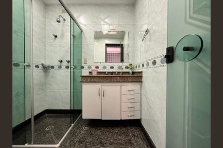 Apartamento à venda com 203m², 3 quartos e 5 vagas Apartamento à venda com 203m², 3 quartos e 5 vagasBanheiro da suíte 3