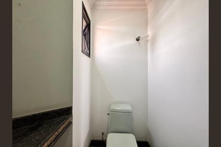 Apartamento à venda com 203m², 3 quartos e 5 vagas Apartamento à venda com 203m², 3 quartos e 5 vagasLavabo