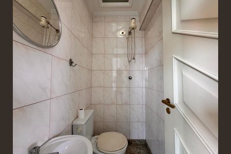 Apartamento à venda com 203m², 3 quartos e 5 vagas Apartamento à venda com 203m², 3 quartos e 5 vagasBanheiro de serviço