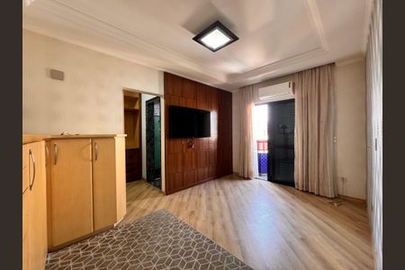 Apartamento à venda com 203m², 3 quartos e 5 vagas Apartamento à venda com 203m², 3 quartos e 5 vagasSuite 2