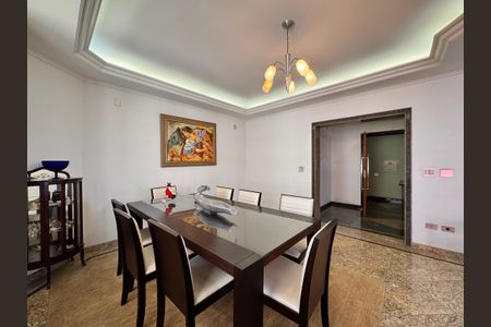 Apartamento à venda com 203m², 3 quartos e 5 vagas Apartamento à venda com 203m², 3 quartos e 5 vagasSala