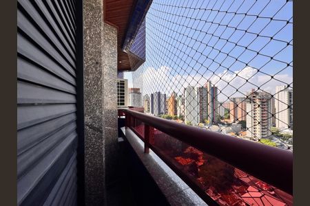 Apartamento à venda com 203m², 3 quartos e 5 vagas Apartamento à venda com 203m², 3 quartos e 5 vagasSacada suíte 1