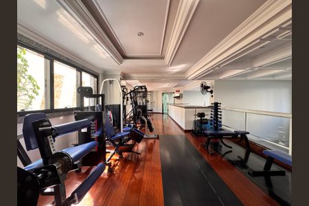 Apartamento à venda com 203m², 3 quartos e 5 vagas Apartamento à venda com 203m², 3 quartos e 5 vagasÁrea comum - Academia