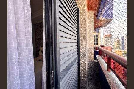 Apartamento à venda com 203m², 3 quartos e 5 vagas Apartamento à venda com 203m², 3 quartos e 5 vagasSacada suíte 1