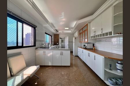 Apartamento à venda com 203m², 3 quartos e 5 vagas Apartamento à venda com 203m², 3 quartos e 5 vagasCozinha