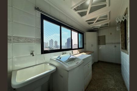 Apartamento à venda com 203m², 3 quartos e 5 vagas Apartamento à venda com 203m², 3 quartos e 5 vagasLavanderia