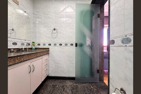 Apartamento à venda com 203m², 3 quartos e 5 vagas Apartamento à venda com 203m², 3 quartos e 5 vagasBanheiro da suíte 3