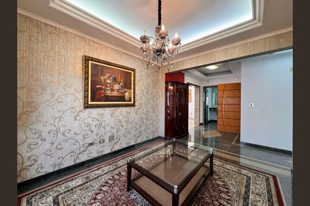 Apartamento à venda com 203m², 3 quartos e 5 vagas Apartamento à venda com 203m², 3 quartos e 5 vagasSala de estar