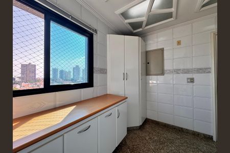 Apartamento à venda com 203m², 3 quartos e 5 vagas Apartamento à venda com 203m², 3 quartos e 5 vagasLavanderia