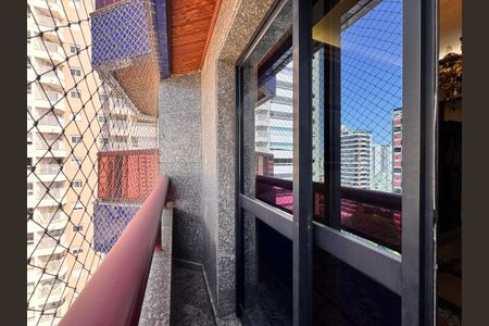 Apartamento à venda com 203m², 3 quartos e 5 vagas Apartamento à venda com 203m², 3 quartos e 5 vagasSacada