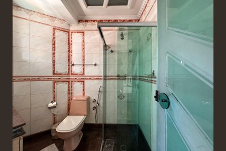 Apartamento à venda com 203m², 3 quartos e 5 vagas Apartamento à venda com 203m², 3 quartos e 5 vagasBanheiro da suíte 1