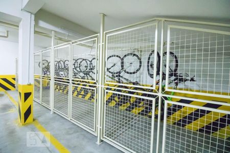 Apartamento à venda com 203m², 3 quartos e 5 vagas Apartamento à venda com 203m², 3 quartos e 5 vagasBicicletário