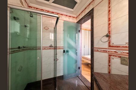 Apartamento à venda com 203m², 3 quartos e 5 vagas Apartamento à venda com 203m², 3 quartos e 5 vagasBanheiro da suíte 1