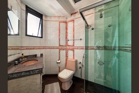 Apartamento à venda com 203m², 3 quartos e 5 vagas Apartamento à venda com 203m², 3 quartos e 5 vagasBanheiro da suíte 1