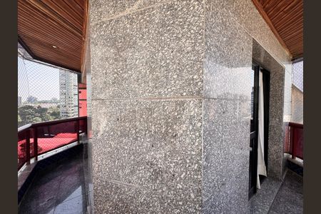 Apartamento à venda com 203m², 3 quartos e 5 vagas Apartamento à venda com 203m², 3 quartos e 5 vagasSacada