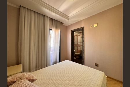 Apartamento à venda com 203m², 3 quartos e 5 vagas Apartamento à venda com 203m², 3 quartos e 5 vagasSuite 1