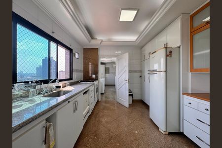 Apartamento à venda com 203m², 3 quartos e 5 vagas Apartamento à venda com 203m², 3 quartos e 5 vagasCozinha