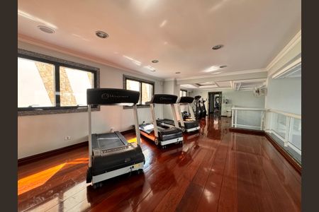 Apartamento à venda com 203m², 3 quartos e 5 vagas Apartamento à venda com 203m², 3 quartos e 5 vagasÁrea comum - Academia