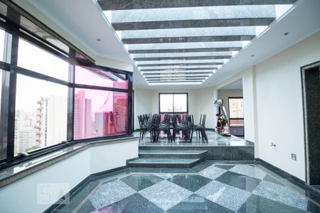 Apartamento à venda com 203m², 3 quartos e 5 vagas Apartamento à venda com 203m², 3 quartos e 5 vagasÁrea comum - Salão de festas