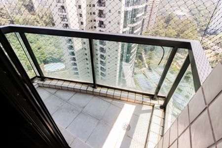 Apartamento à venda com 152m², 3 quartos e 3 vagasVaranda - Suíte 3