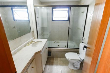 Apartamento à venda com 152m², 3 quartos e 3 vagasBanheiro da Suíte 1