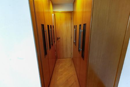 Apartamento à venda com 152m², 3 quartos e 3 vagasCloset da suíte 1