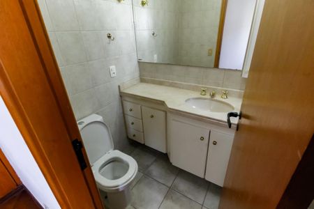 Apartamento à venda com 152m², 3 quartos e 3 vagasBanheiro da Suíte 2