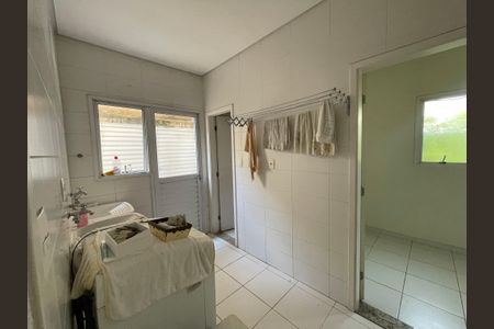 Casa de condomínio para alugar com 300m², 3 quartos e 6 vagasCozinha e Área de Serviço