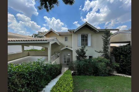 Casa de condomínio para alugar com 300m², 3 quartos e 6 vagasFachada da Casa