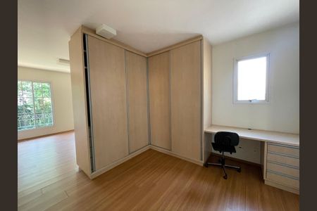 Casa de condomínio para alugar com 300m², 3 quartos e 6 vagasSuíte 3