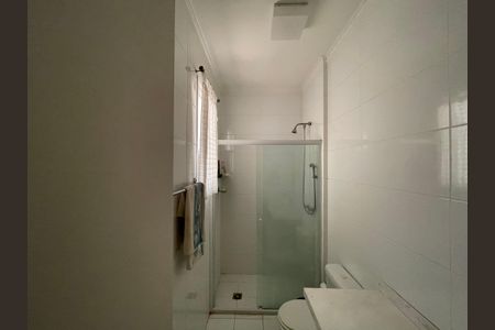 Casa de condomínio para alugar com 300m², 3 quartos e 6 vagasBanheiro da Suíte 2