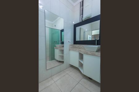 Casa para alugar com 220m², 4 quartos e 2 vagas Casa para alugar com 220m², 4 quartos e 2 vagasBanheiro da Suíte