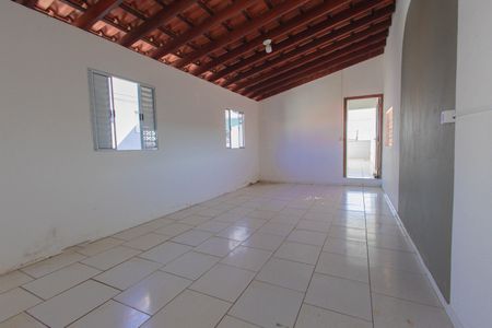 Casa para alugar com 220m², 4 quartos e 2 vagas Casa para alugar com 220m², 4 quartos e 2 vagasSala