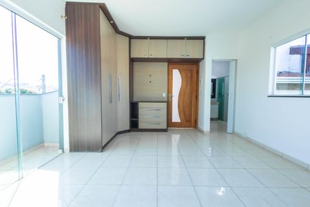 Casa para alugar com 220m², 4 quartos e 2 vagas Casa para alugar com 220m², 4 quartos e 2 vagasSuíte