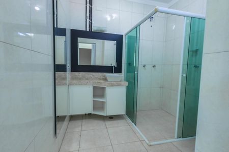 Casa para alugar com 220m², 4 quartos e 2 vagas Casa para alugar com 220m², 4 quartos e 2 vagasBanheiro da Suíte