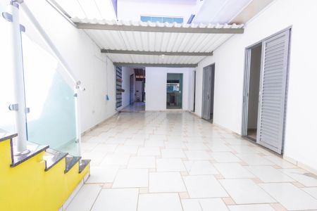 Casa para alugar com 220m², 4 quartos e 2 vagas Casa para alugar com 220m², 4 quartos e 2 vagasÁrea Externa