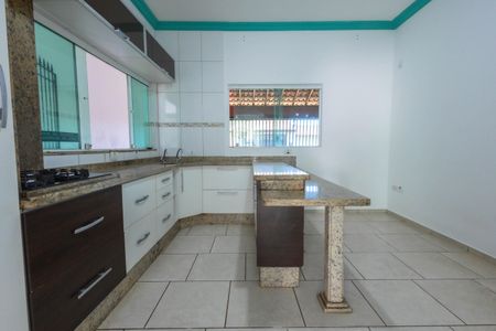 Casa para alugar com 220m², 4 quartos e 2 vagas Casa para alugar com 220m², 4 quartos e 2 vagasCozinha