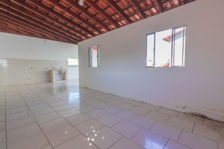 Casa para alugar com 220m², 4 quartos e 2 vagas Casa para alugar com 220m², 4 quartos e 2 vagasSala