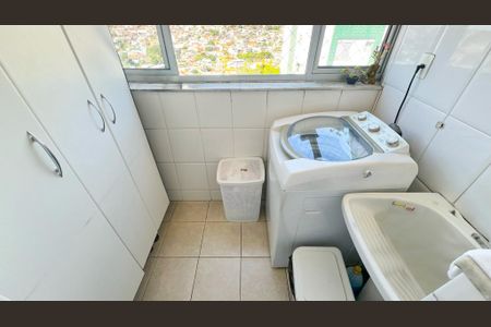 Apartamento à venda com 66m², 3 quartos e 2 vagas Apartamento à venda com 66m², 3 quartos e 2 vagasÁrea de Serviço