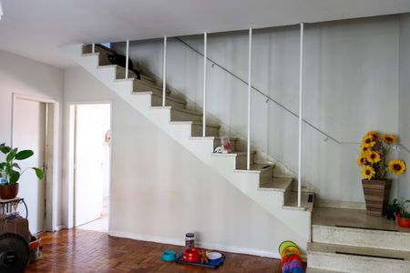 Casa à venda com 273m², 4 quartos e 2 vagasSala