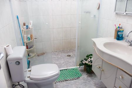 Casa à venda com 273m², 4 quartos e 2 vagasBanheiro da Suíte 2