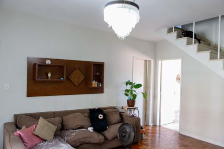 Casa à venda com 273m², 4 quartos e 2 vagasSala