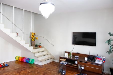 Casa à venda com 273m², 4 quartos e 2 vagasSala