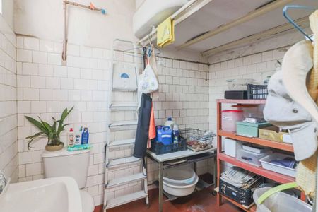 Casa à venda com 126m², 3 quartos e 2 vagasBanheiro Lavanderia