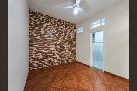 Casa para alugar com 44m², 1 quarto e sem vaga Casa para alugar com 44m², 1 quarto e sem vagaSala