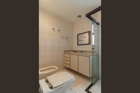 Apartamento à venda com 295m², 4 quartos e 3 vagasBanheiro da Suíte 2