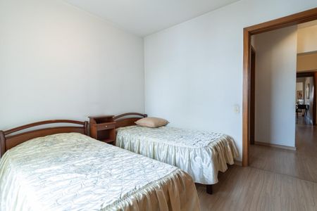 Apartamento à venda com 295m², 4 quartos e 3 vagasSuíte 2